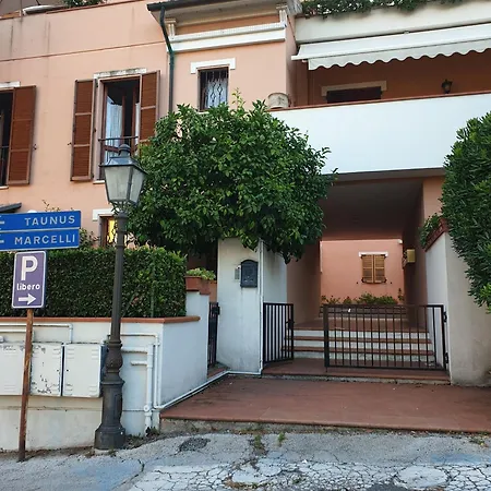 شقة Ai Tre Tigli Con Giardino Privato *